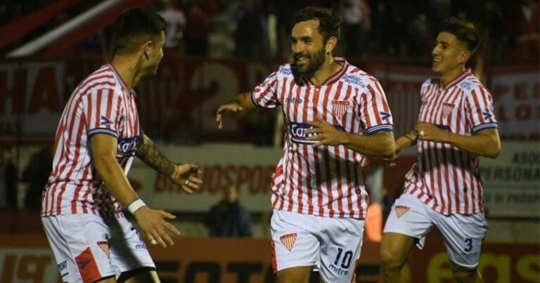 Los Andes lo ganó en la última jugada y mira a todos desde arriba en la Primera B :: Olé