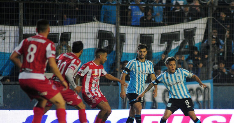 Racing tiene jugadores, pero ¿y el equipo? :: Olé