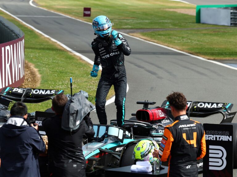 Russell logró la pole, Hamilton partirá segundo y Norris completó el hat-trick de británicos en Silverstone